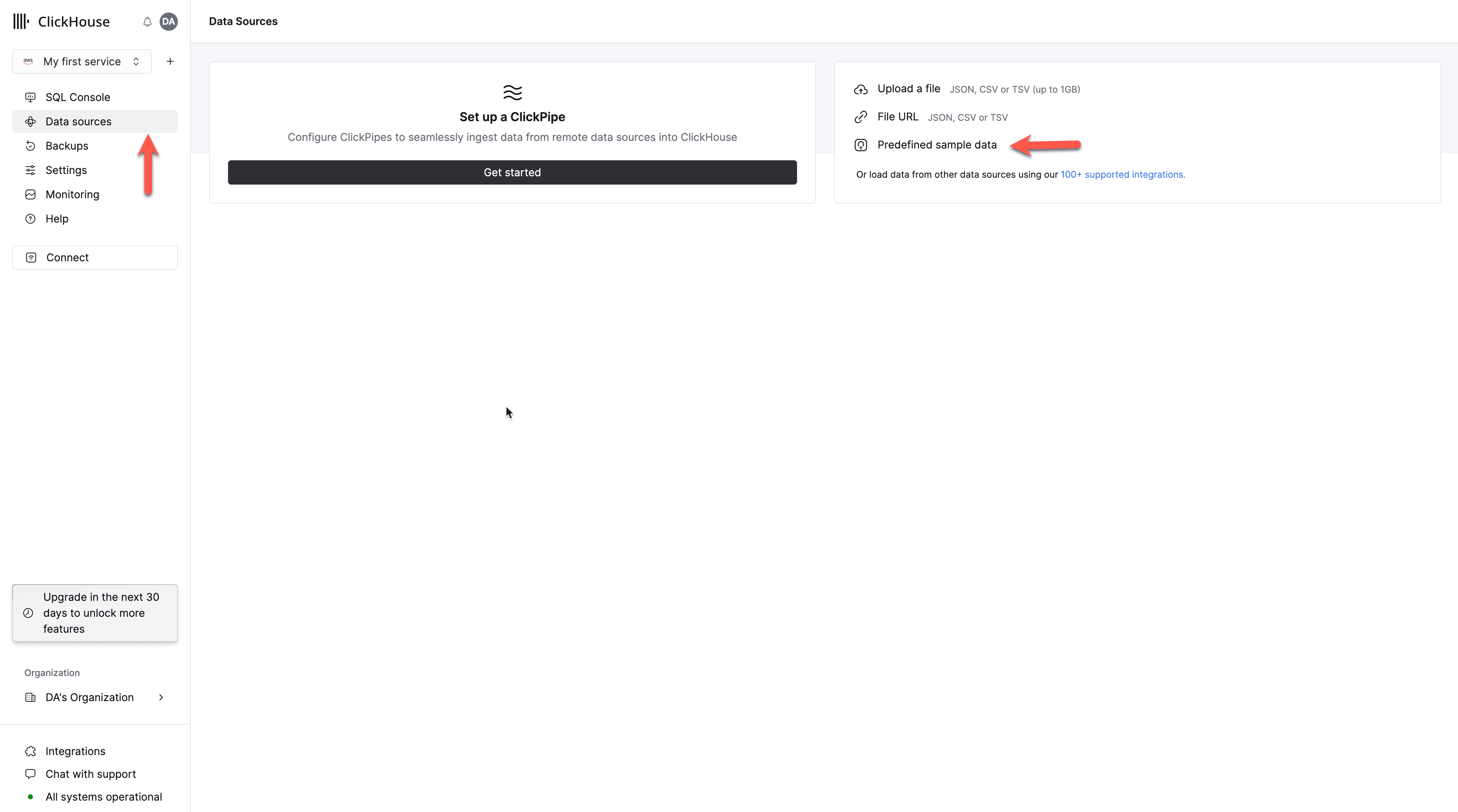 Menú Actions del servicio de ClickHouse Cloud que muestra las opciones Data sources y Predefined sample data