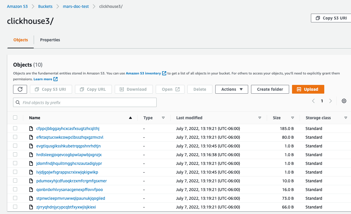 AWS 控制台中的 S3 存储桶视图，显示存储在 S3 中的 ClickHouse 数据文件